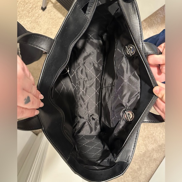 NWT Michael Kors Large Black Shoulder Bag - Picture 13 of 13